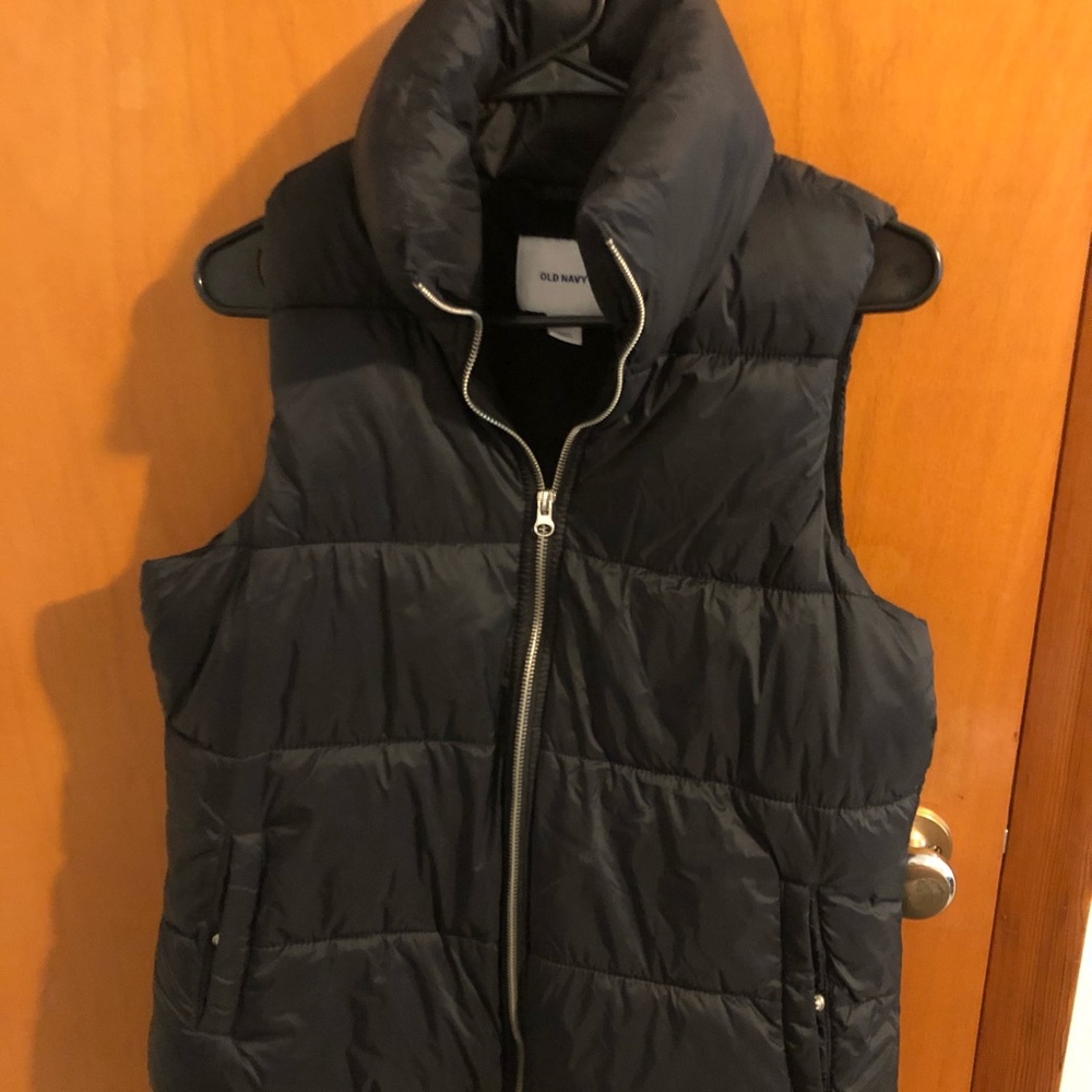 Black Old Navy Sleeveless Vest